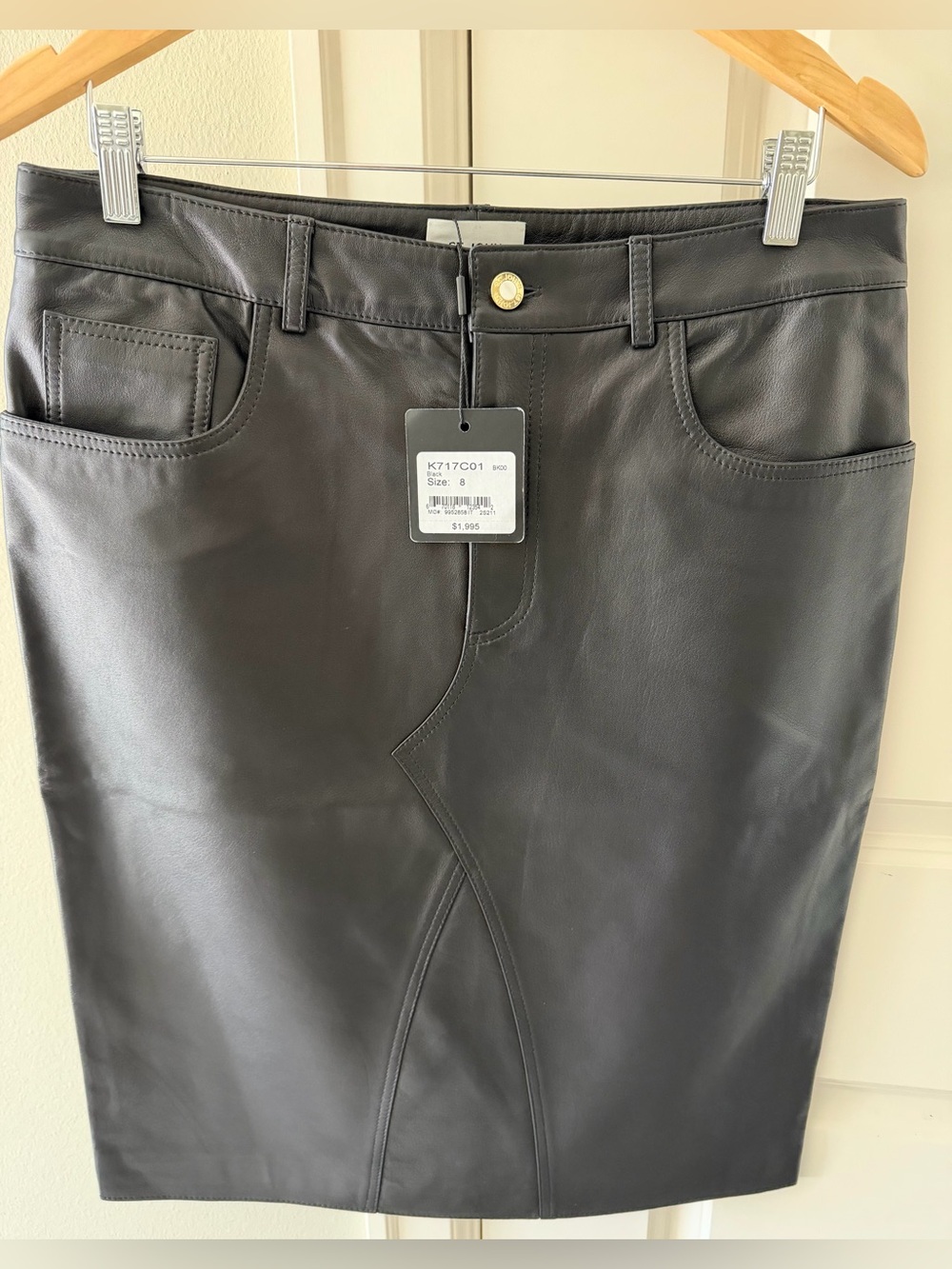 New St. John Black  Leather Pencil Skirt size 8 Made in Italy